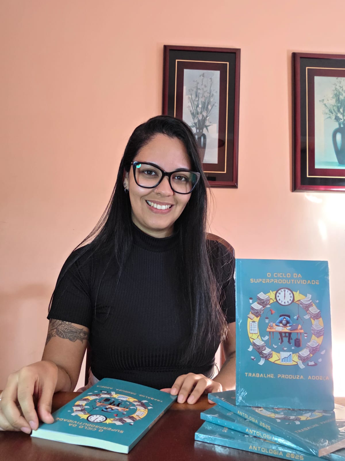 Psicóloga em ambiente acolhedor